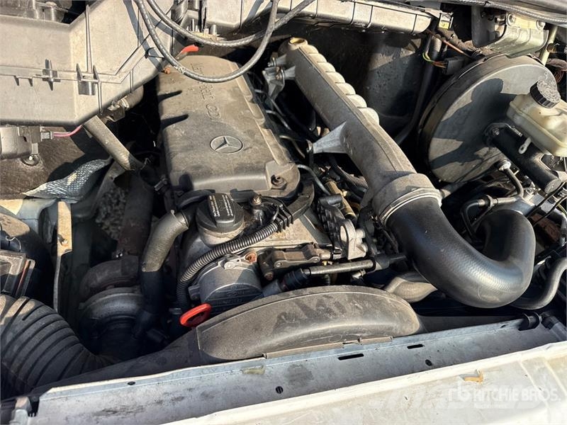 Mercedes-Benz SPRINTER Cargo Van (Inoperable) شاحنة مقفلة