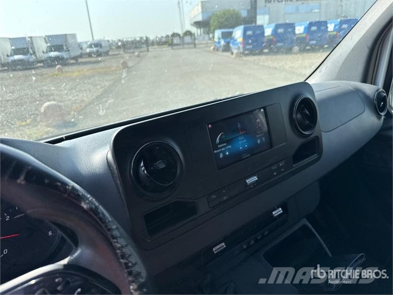 Mercedes-Benz Sprinter 311CDI Cargo Van Utilitaire