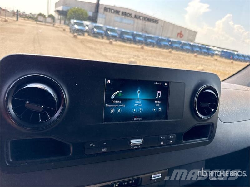 Mercedes-Benz Sprinter 211 CDi Cargo Van Utilitaire