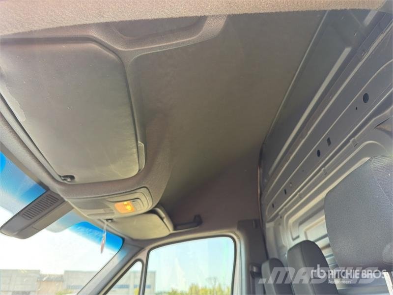 Mercedes-Benz Sprinter 311CDI Cargo Van Pakettiautot