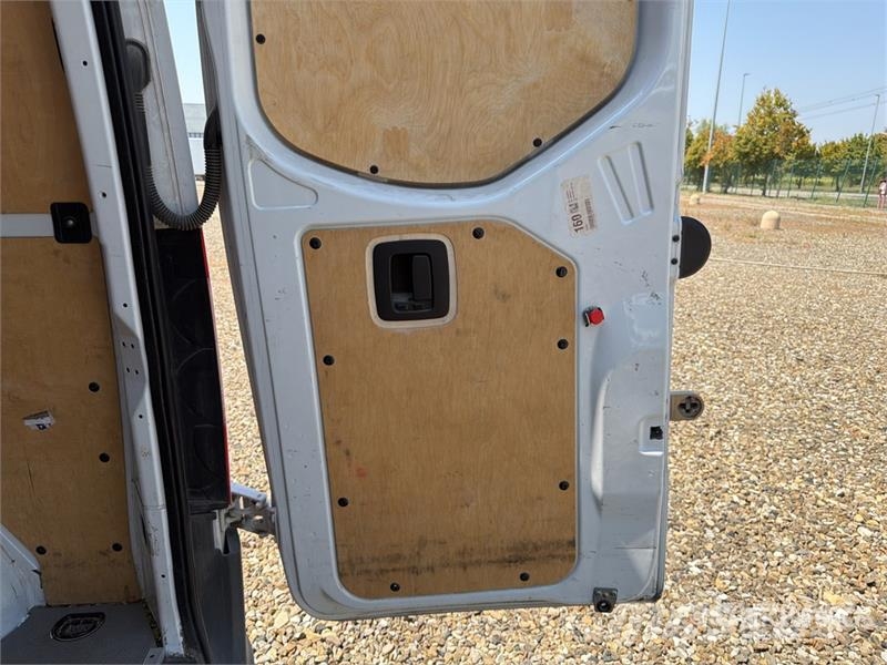 Mercedes-Benz Sprinter 311CDI Cargo Van Furgonetas cerradas