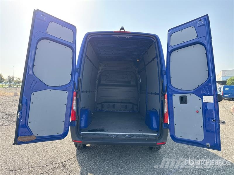 Mercedes-Benz Sprinter 311CDI Cargo Van Utilitaire