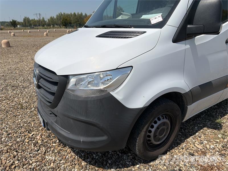 Mercedes-Benz Sprinter 311CDI Cargo Van Furgonetas cerradas