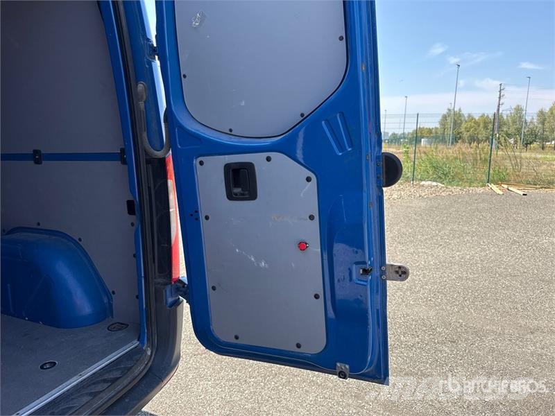 Mercedes-Benz Sprinter 211 CDi Cargo Van Pakettiautot