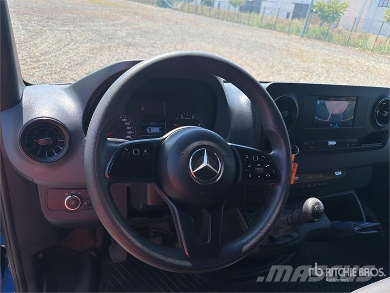 Mercedes-Benz Sprinter 211 CDi Cargo Van Lieferwagen