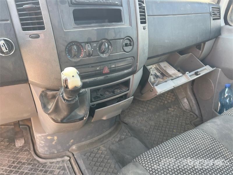 Mercedes-Benz Sprinter 211 Cdi Flatbed Truck (Inoperable) Tovornjaki s kesonom/platojem