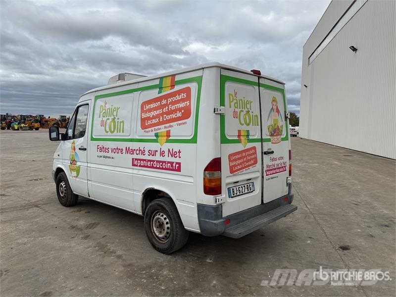 Mercedes-Benz Sprinter Vehicule Utilitaire Cargo Van Dostavna vozila / kombiji