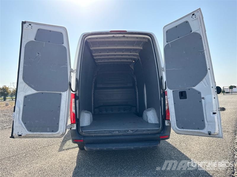 Mercedes-Benz Sprinter 314CDI Cargo Van Pakettiautot