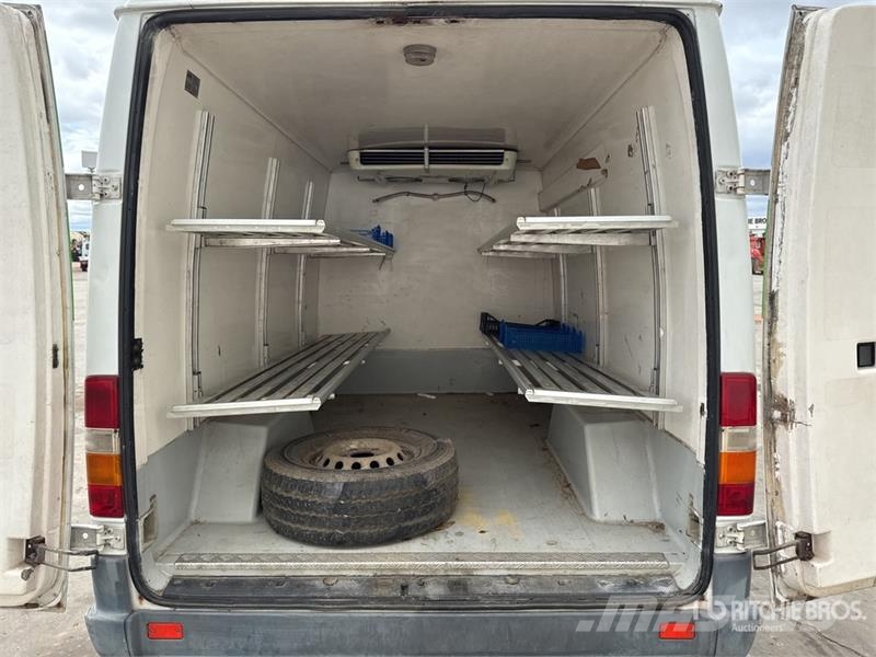 Mercedes-Benz Sprinter Vehicule Utilitaire Cargo Van Dostavna vozila / kombiji