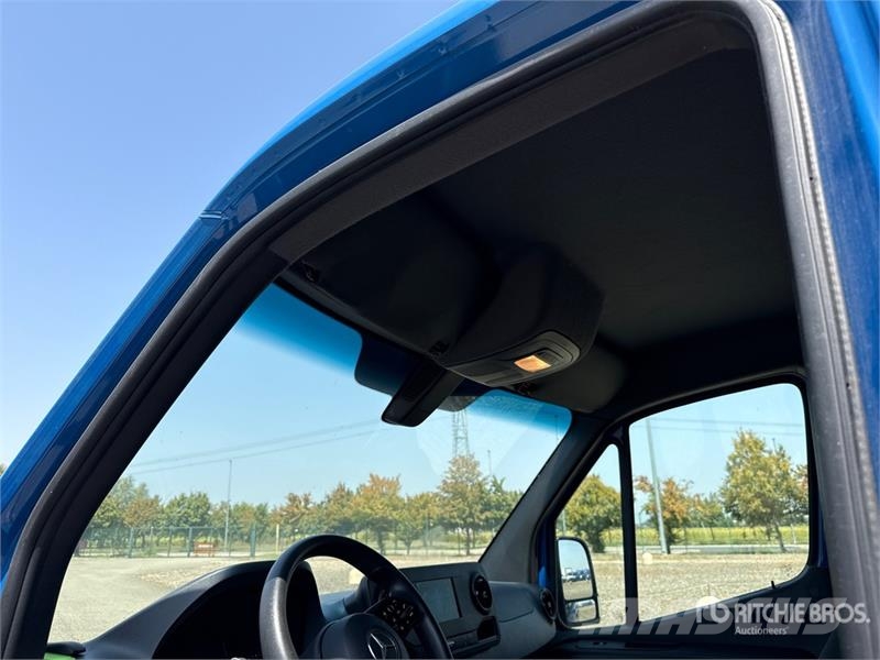 Mercedes-Benz Sprinter 211 CDi Cargo Van Utilitaire