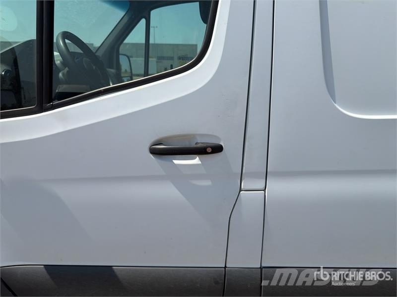 Mercedes-Benz Sprinter 311CDI Cargo Van Furgonetas cerradas