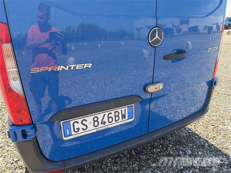 Mercedes-Benz Sprinter 211 CDi Cargo Van Utilitaire
