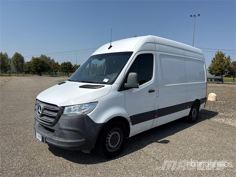 Mercedes-Benz Sprinter 314CDI Cargo Van Pakettiautot
