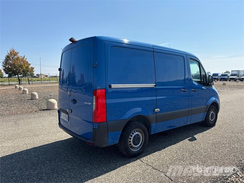 Mercedes-Benz Sprinter 211 CDi Cargo Van Pakettiautot