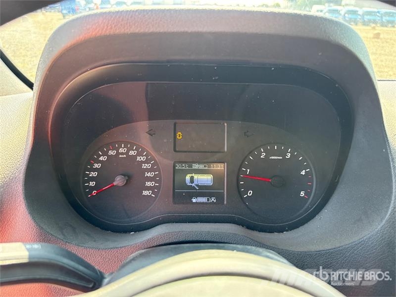 Mercedes-Benz Sprinter 211 CDi Cargo Van Utilitaire