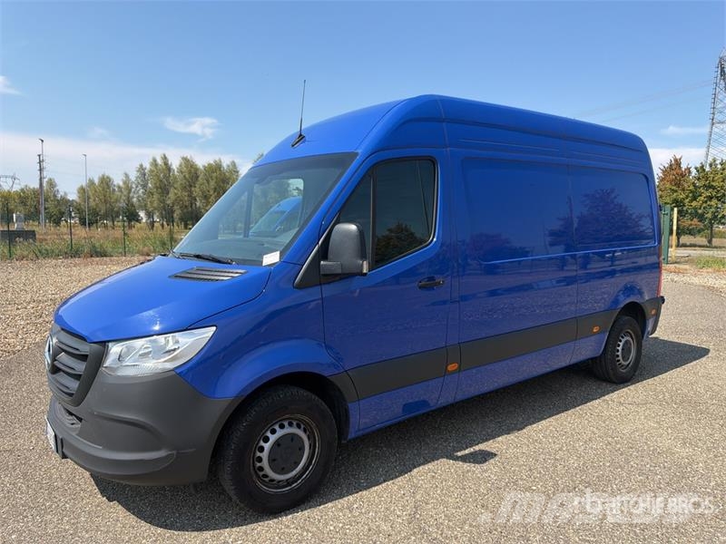 Mercedes-Benz Sprinter 311CDI Cargo Van Dodávky