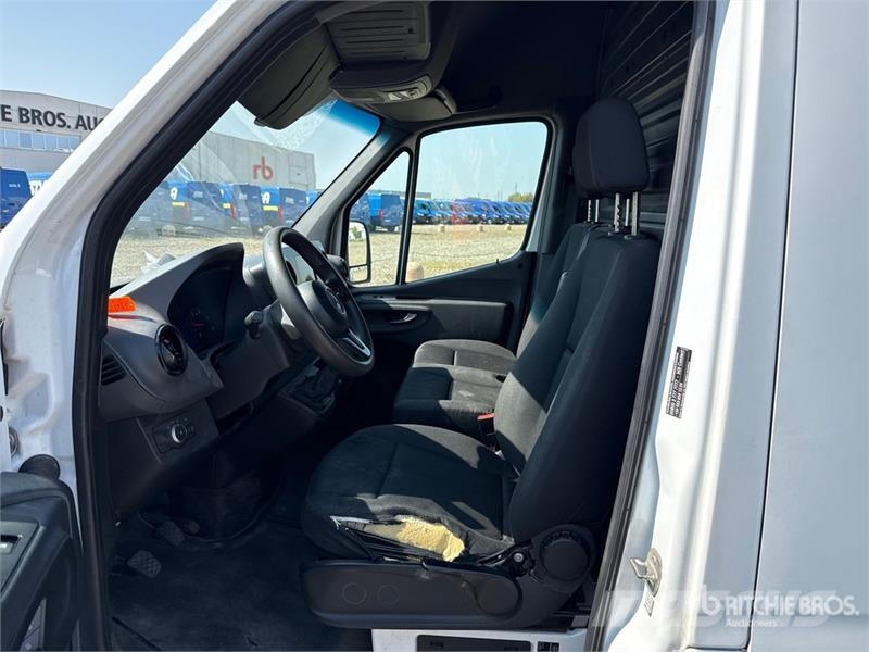 Mercedes-Benz Sprinter 314CDI Cargo Van Pakettiautot