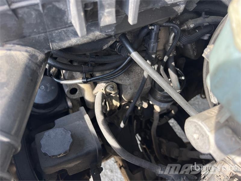 Mercedes-Benz Sprinter 211 Cdi Flatbed Truck (Inoperable) Tovornjaki s kesonom/platojem