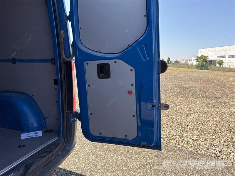 Mercedes-Benz Sprinter 211 CDi Cargo Van Utilitaire