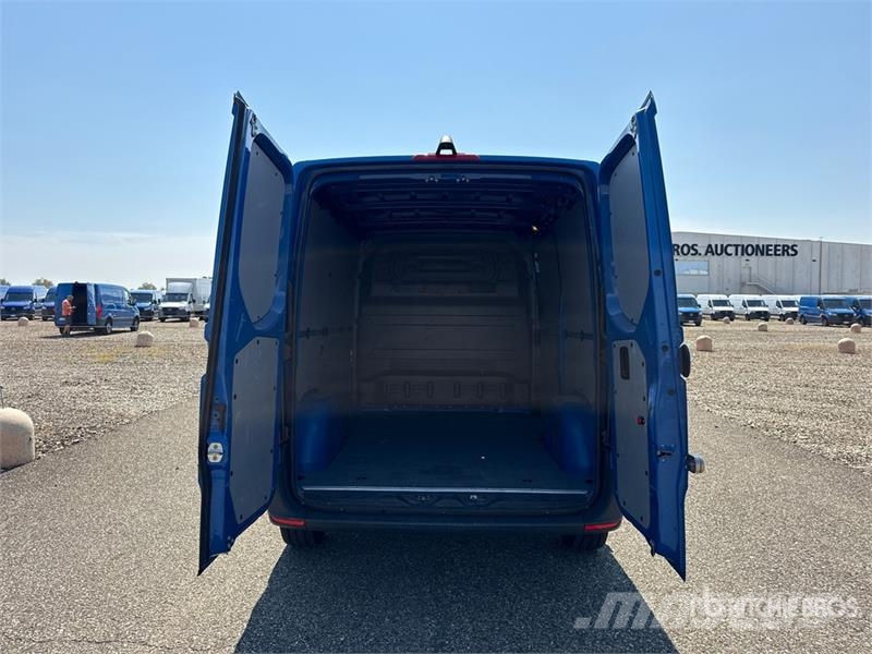 Mercedes-Benz Sprinter 211 CDi Cargo Van Utilitaire