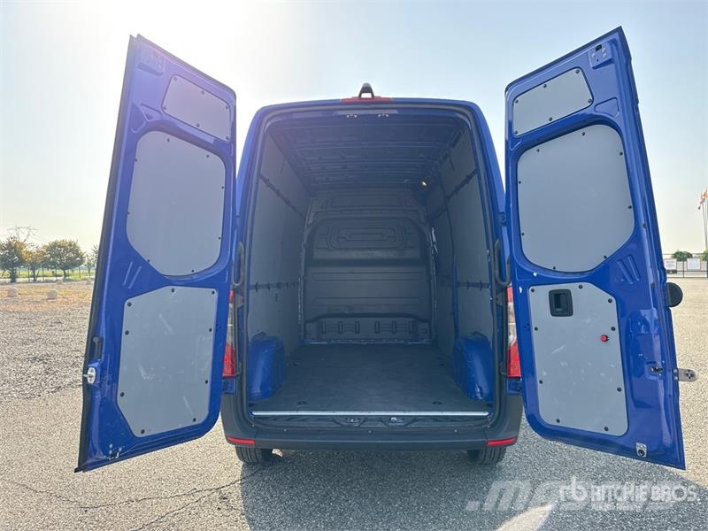 Mercedes-Benz Sprinter 311CDI Cargo Van Dodávky