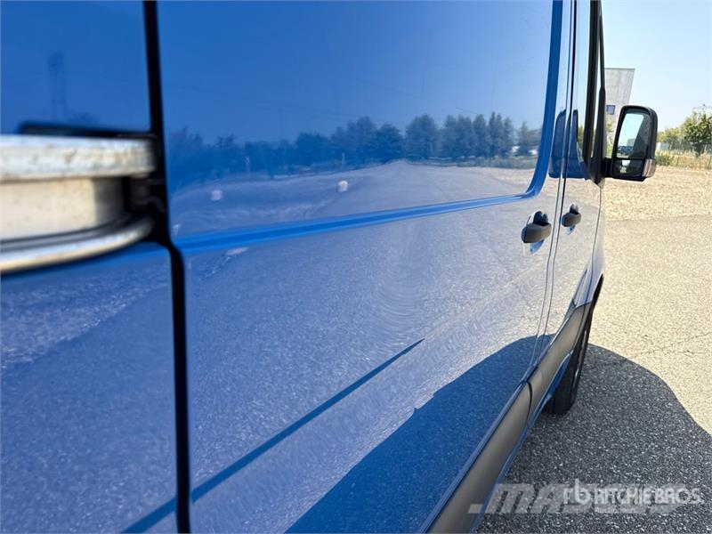 Mercedes-Benz Sprinter 211 CDi Cargo Van Utilitaire