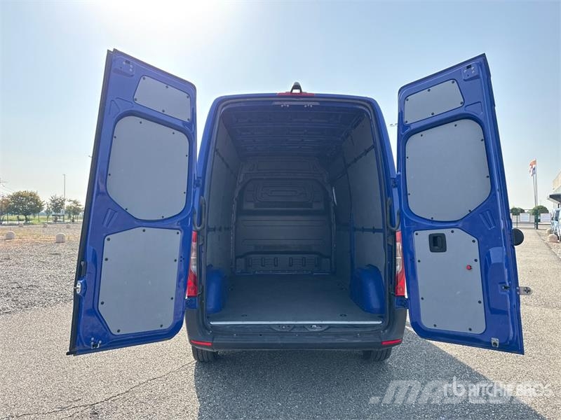 Mercedes-Benz Sprinter 311CDI Cargo Van Utilitaire
