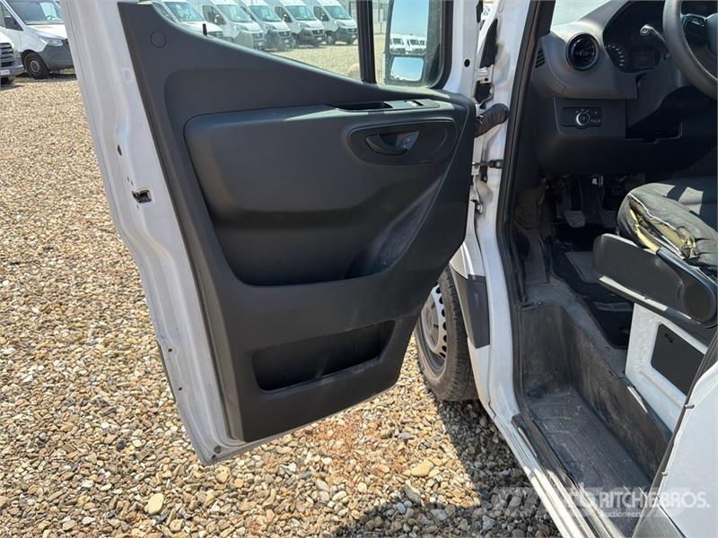 Mercedes-Benz Sprinter 311CDI Cargo Van Furgonetas cerradas