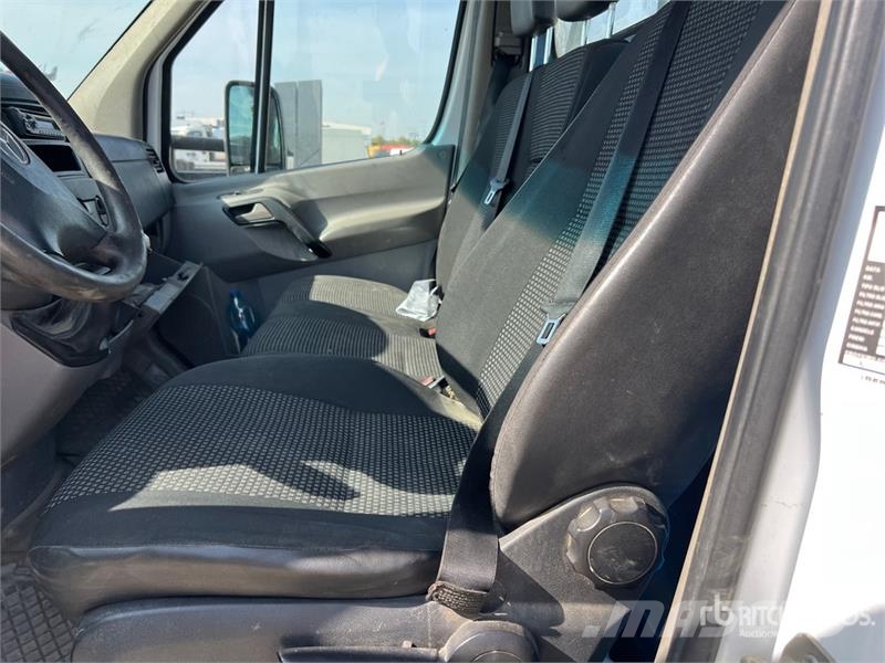 Mercedes-Benz Sprinter 211 Cdi Flatbed Truck (Inoperable) Tovornjaki s kesonom/platojem