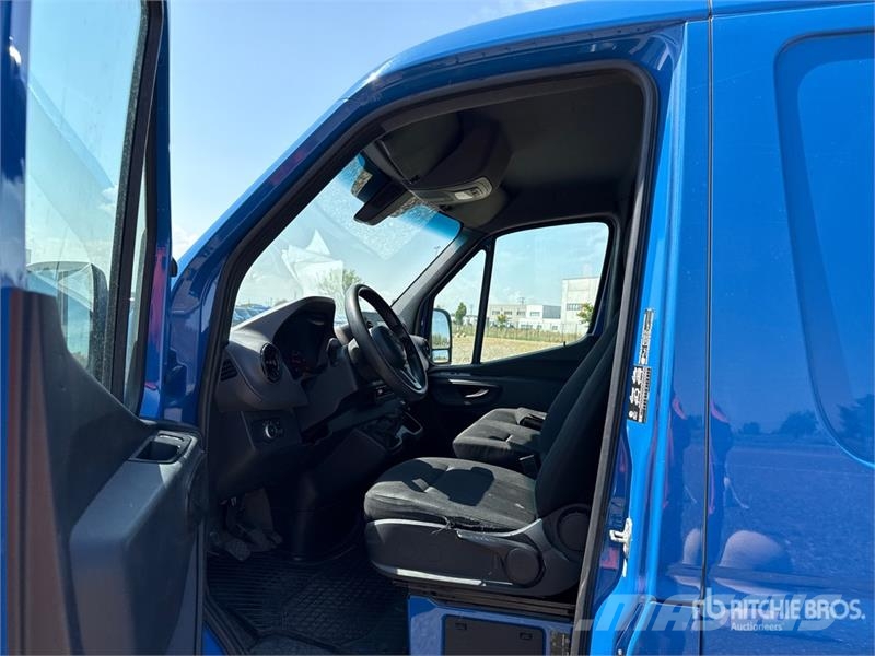 Mercedes-Benz Sprinter 211 CDi Cargo Van Utilitaire
