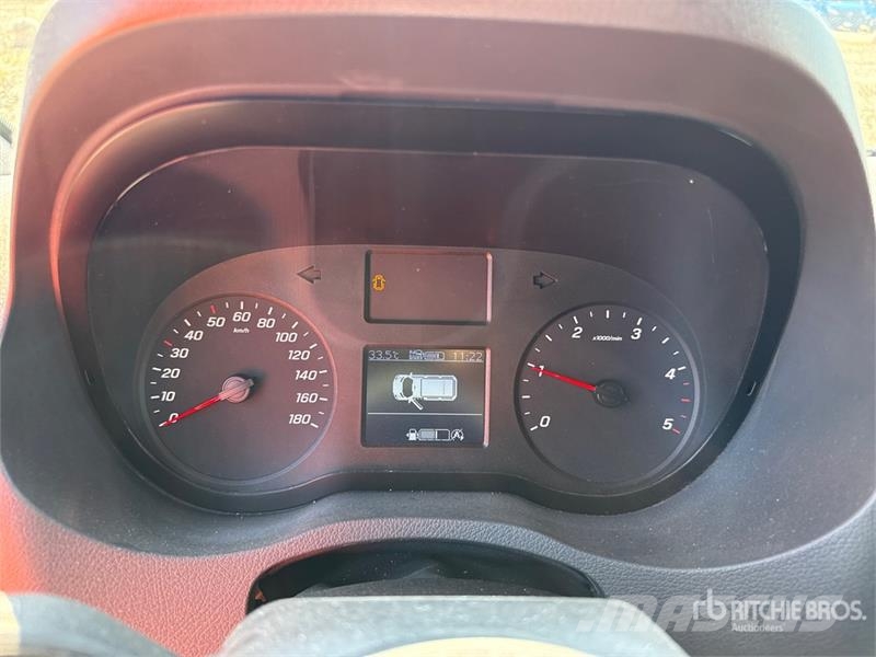 Mercedes-Benz Sprinter 211 CDi Cargo Van Utilitaire