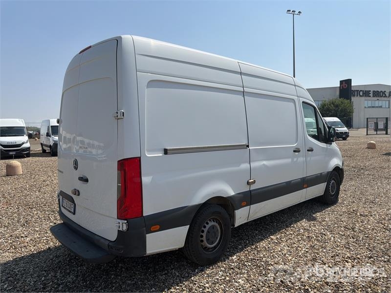 Mercedes-Benz Sprinter 314CDI Cargo Van Pakettiautot
