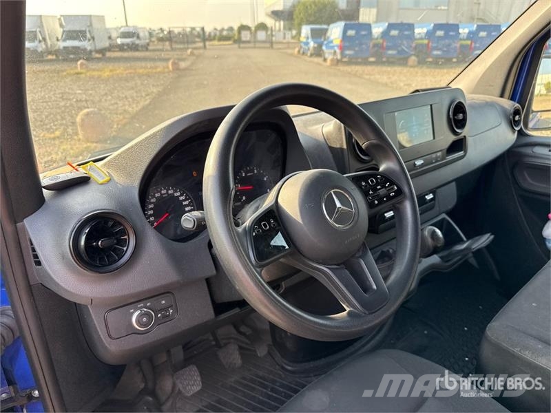 Mercedes-Benz Sprinter 311CDI Cargo Van Dodávky