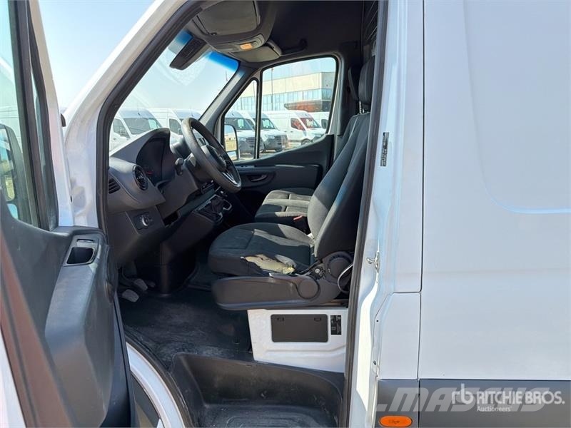 Mercedes-Benz Sprinter 314CDI Cargo Van Pakettiautot