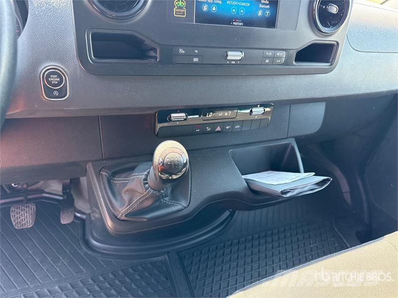 Mercedes-Benz Sprinter 211 CDi Cargo Van Utilitaire