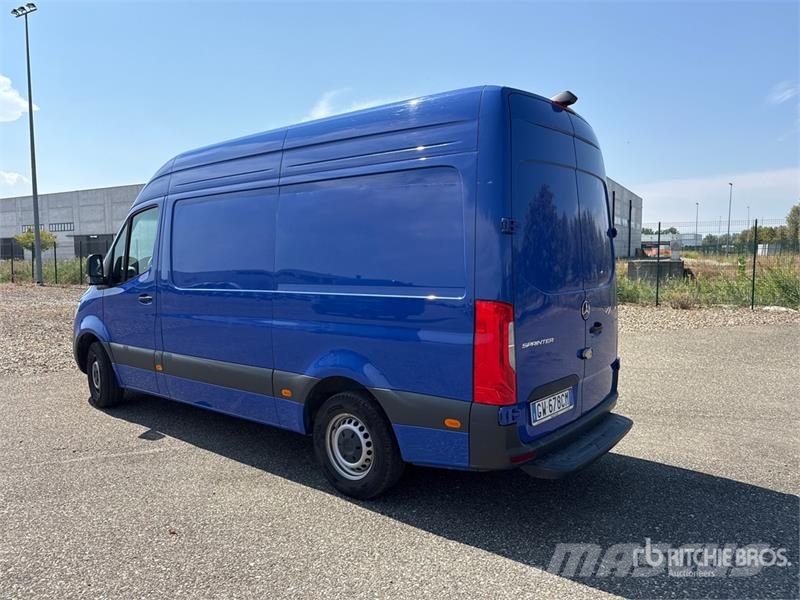 Mercedes-Benz Sprinter 311CDI Cargo Van Utilitaire