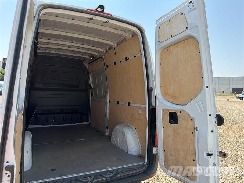 Mercedes-Benz Sprinter 311CDI Cargo Van Pakettiautot
