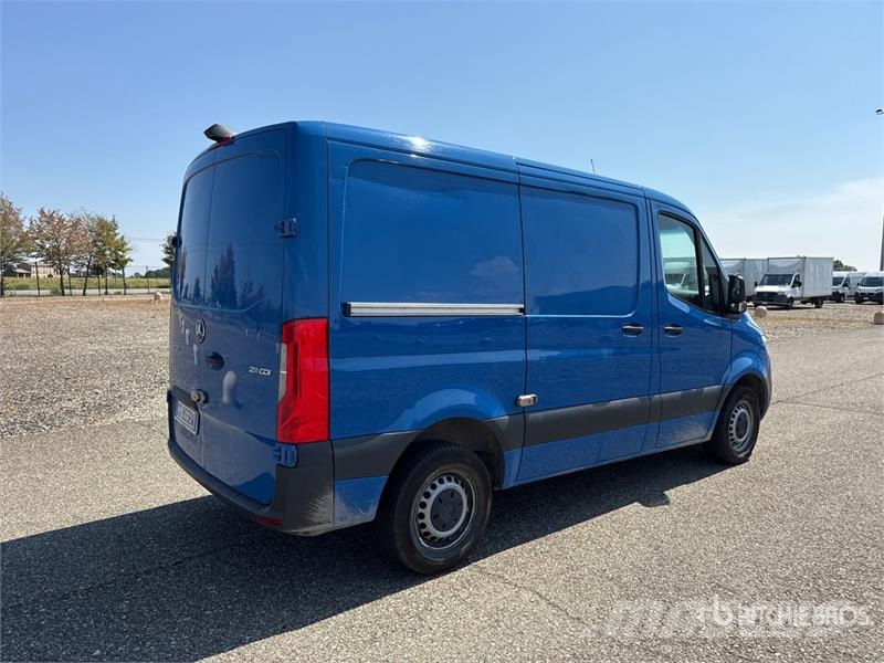 Mercedes-Benz Sprinter 211 CDi Cargo Van Lieferwagen
