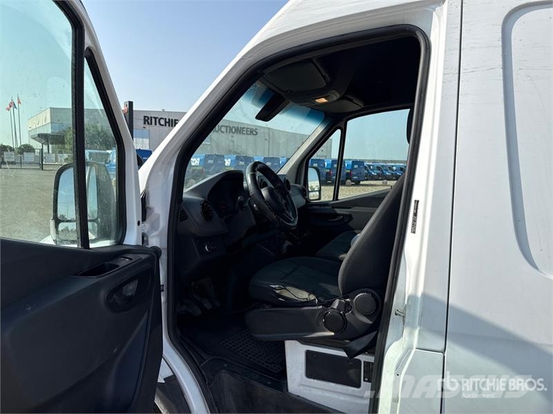 Mercedes-Benz Sprinter 311CDI Cargo Van Utilitaire