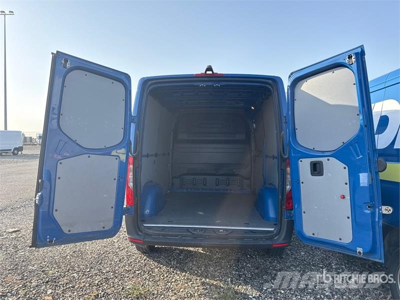 Mercedes-Benz Sprinter 211 CDi Cargo Van Utilitaire