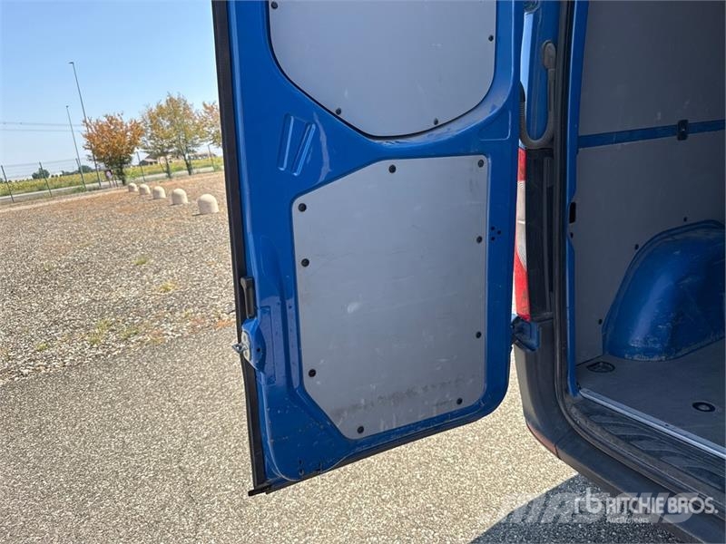 Mercedes-Benz Sprinter 211 CDi Cargo Van Lieferwagen