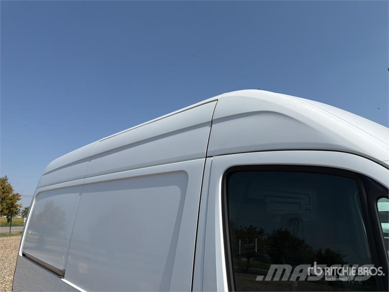 Mercedes-Benz Sprinter 311CDI Cargo Van Pakettiautot