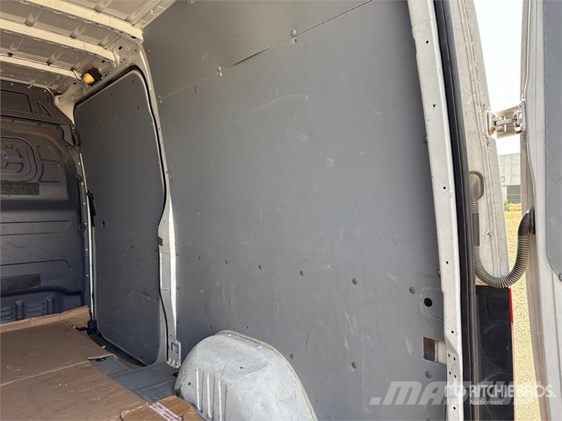 Mercedes-Benz Sprinter 314CDI Cargo Van Pakettiautot