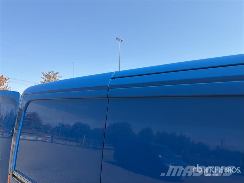 Mercedes-Benz Sprinter 211 CDi Cargo Van Lieferwagen
