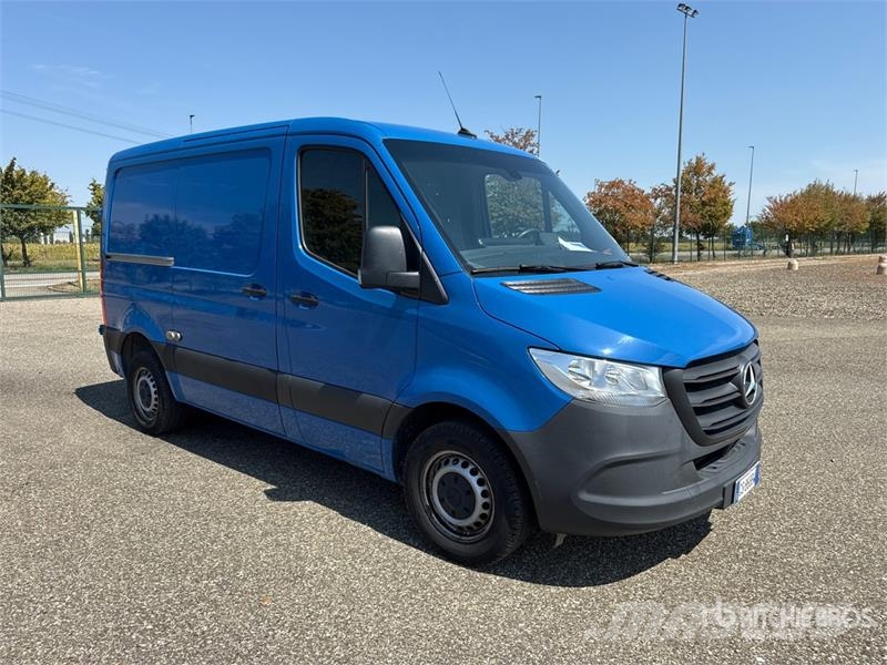 Mercedes-Benz Sprinter 211 CDi Cargo Van Utilitaire
