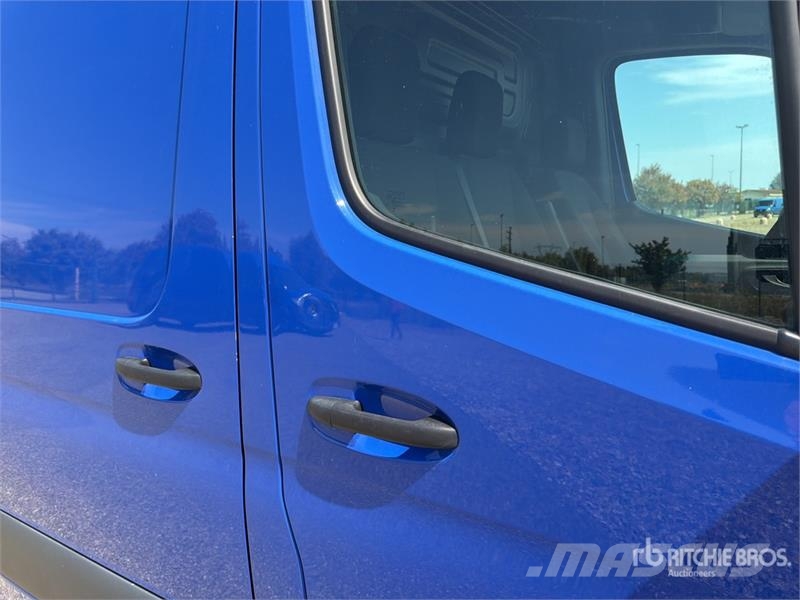 Mercedes-Benz Sprinter 311CDI Cargo Van Utilitaire