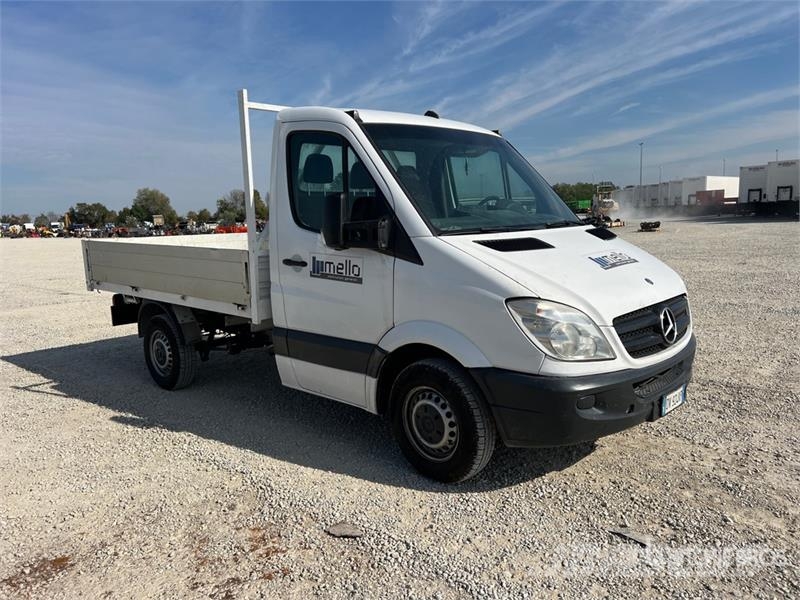 Mercedes-Benz Sprinter 211 Cdi Flatbed Truck (Inoperable) Tovornjaki s kesonom/platojem