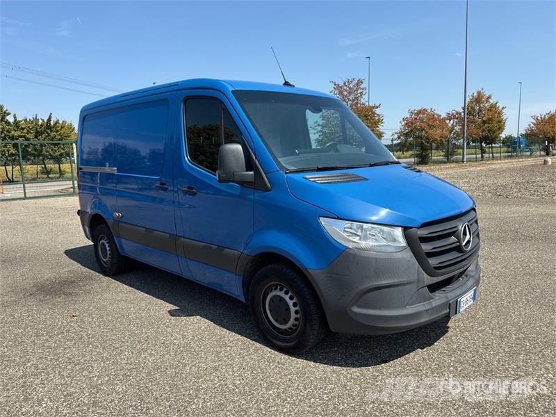 Mercedes-Benz Sprinter 211 CDi Cargo Van Lieferwagen