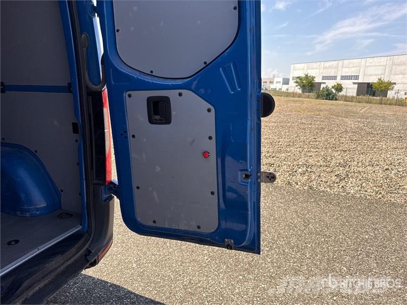Mercedes-Benz Sprinter 211 CDi Cargo Van Utilitaire