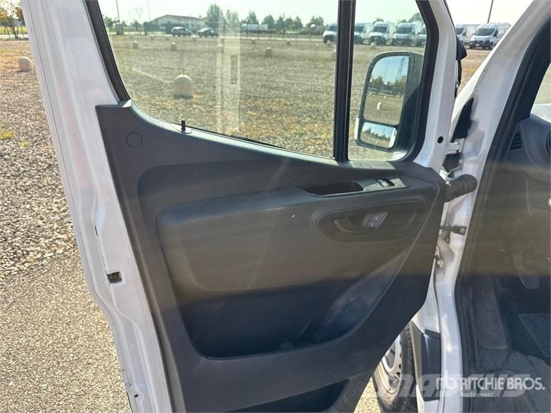Mercedes-Benz Sprinter 314CDI Cargo Van Pakettiautot
